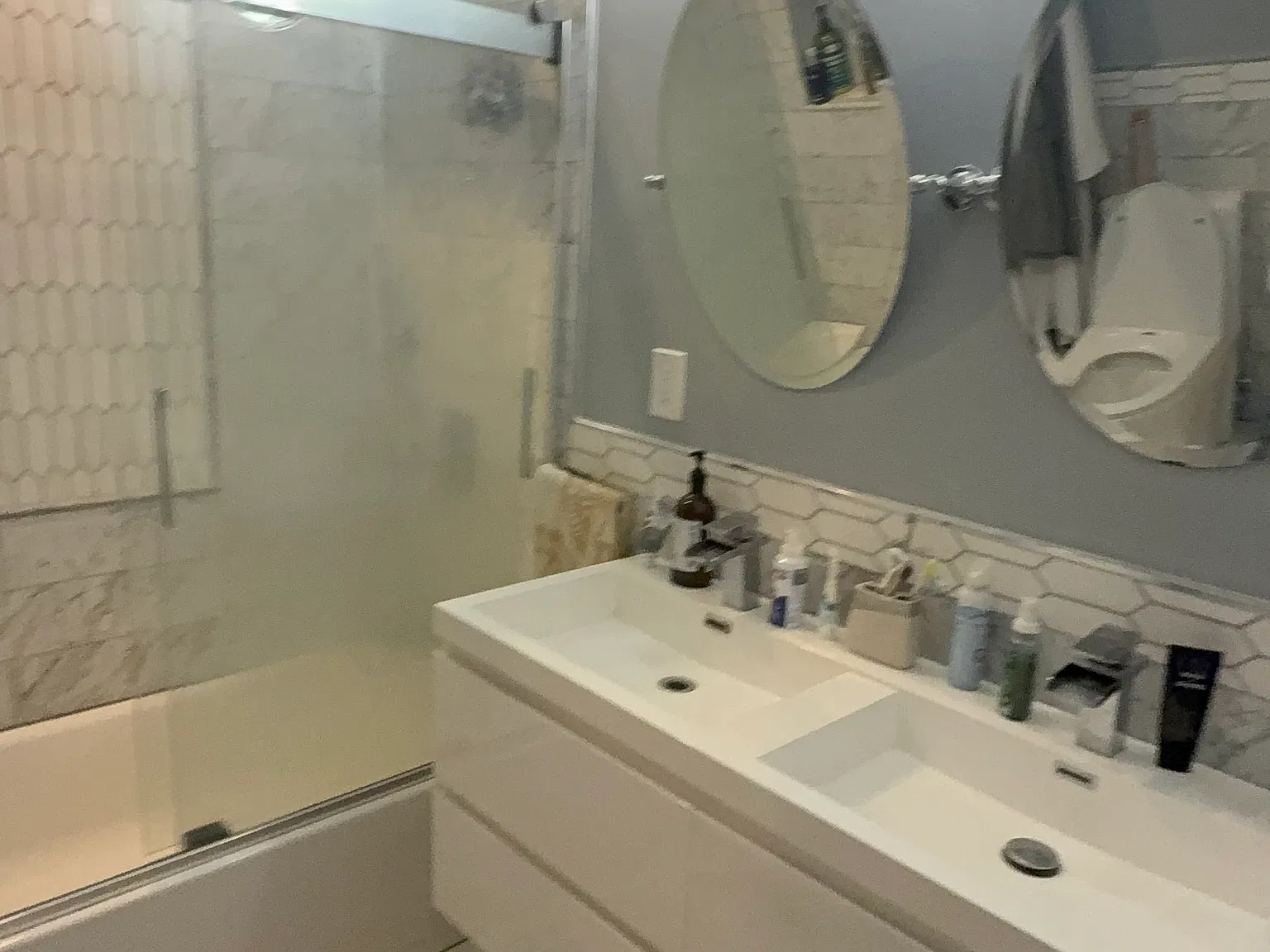 3 bed, 1.5 bath, 1241 sqft, $4,950 — Photo 3