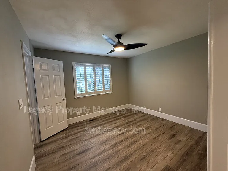 3209 Serra Way — Photo 12