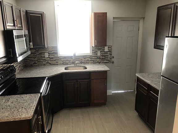 3rd image of 2553 N Myrtlewood St