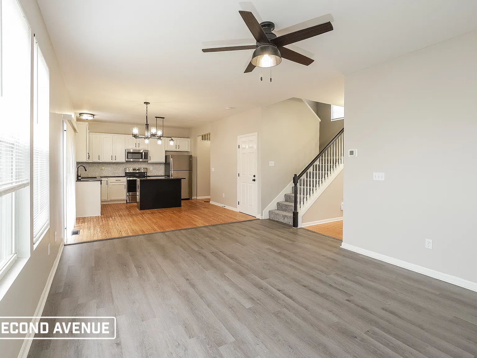 3 bed, 3.0 bath, 2419 sqft, $2,395 — Photo 3