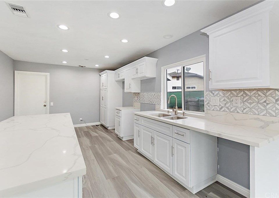 1st image of 4805 N Cambridge Ave