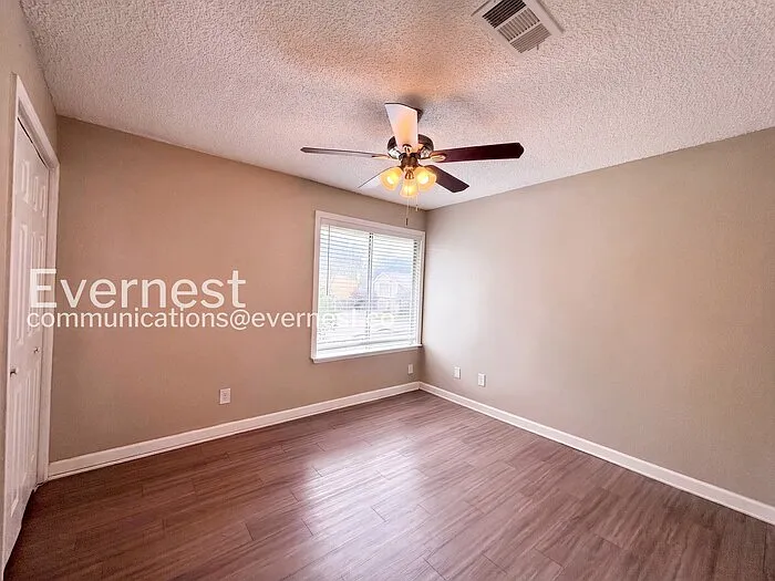 2719 Meadowgrass Ln — Photo 16