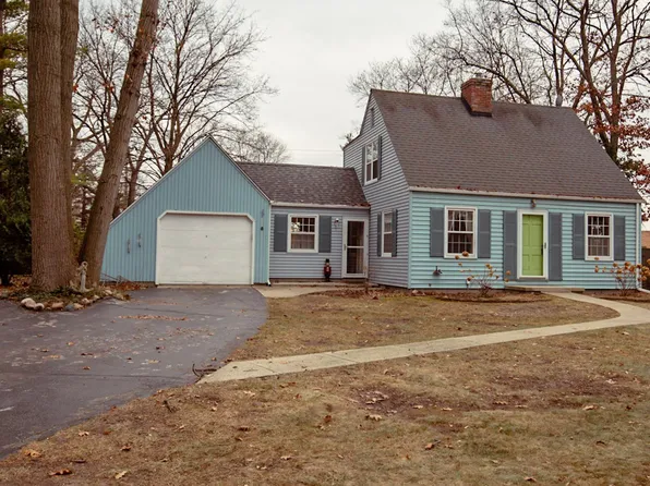 4925 Forman Dr, Fort Gratiot, MI 48059