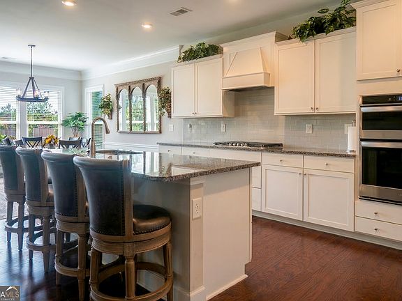 3rd image of 104 Little Gem Ct