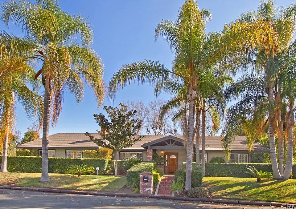 1st image of 40280 Paseo Del Cielo