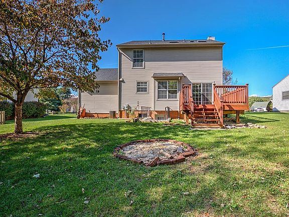 2nd image of 976 Barrens Village Ct