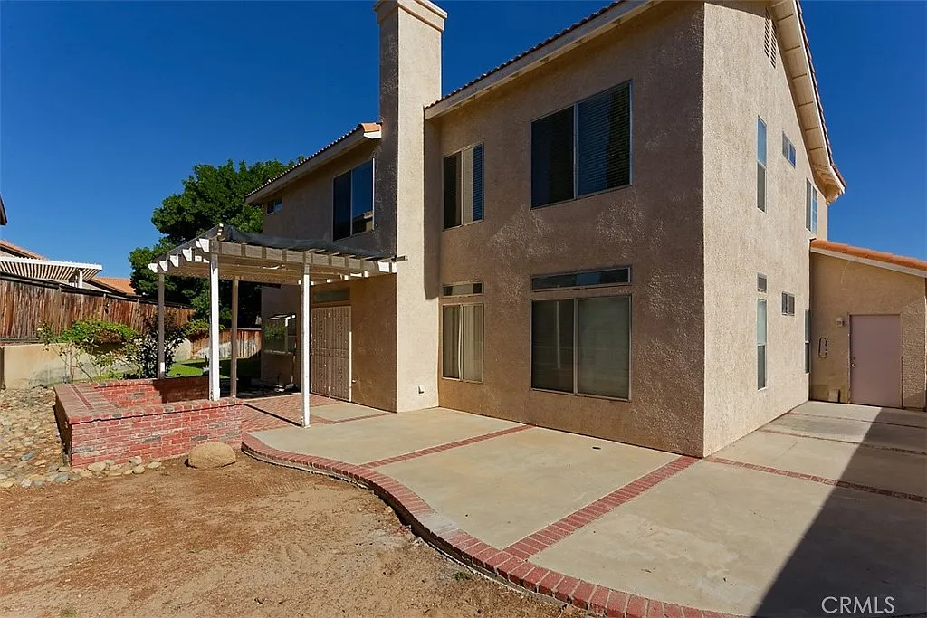4 bed, 2176 sqft, $2,750 — Photo 4