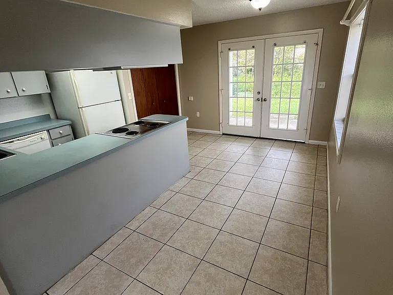 917 N Rockingham Ave #917 — Photo 5