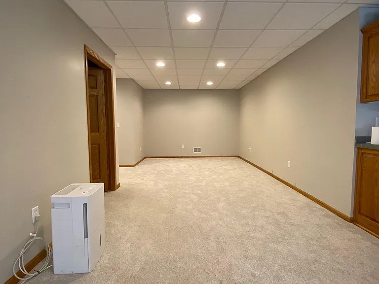 7805 Rutherford Ct — Photo 35