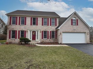 2040 Engle Rd, Naperville, IL 60564