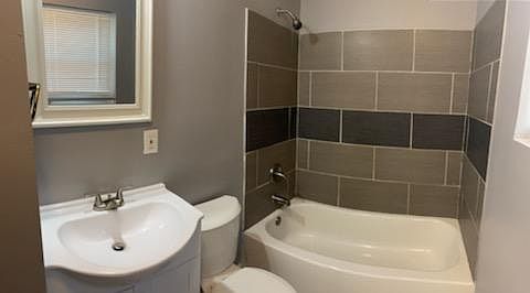 3rd image of 715 Ewing Blvd APT C