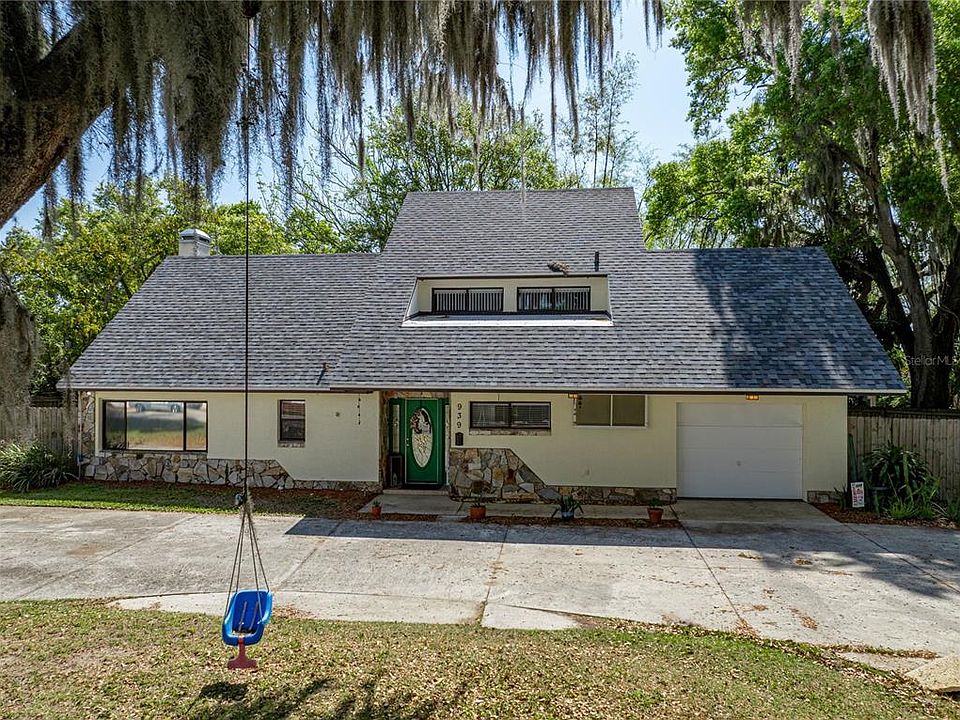 1st image of 939 AVENUE A SE