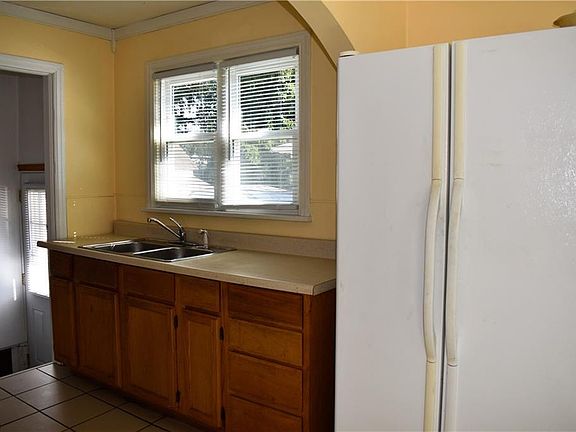 5th image of 337 W Liberty St