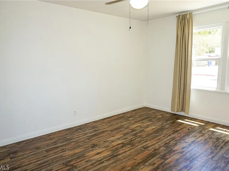 23003 Runnymede St — Photo 15