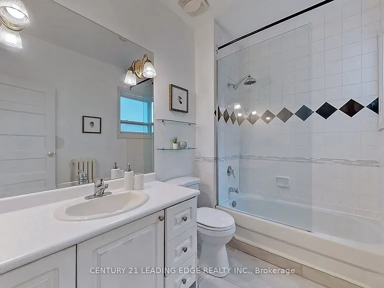 233 Borden St #MAIN LEVEL — Photo 11