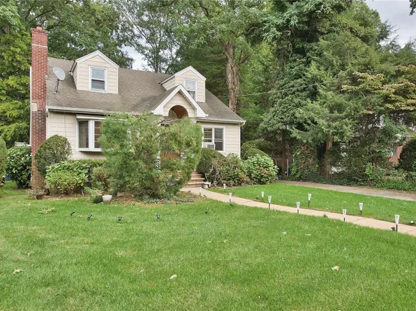 138 Delaware Avenue, Freeport, NY 11520