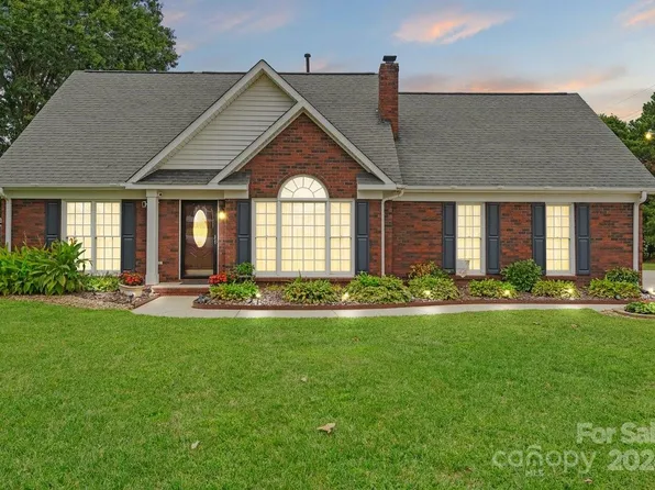 3205 Huntley Pl SW, Concord, NC 28027
