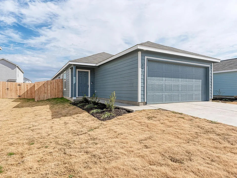 313 Marty Allen Loop