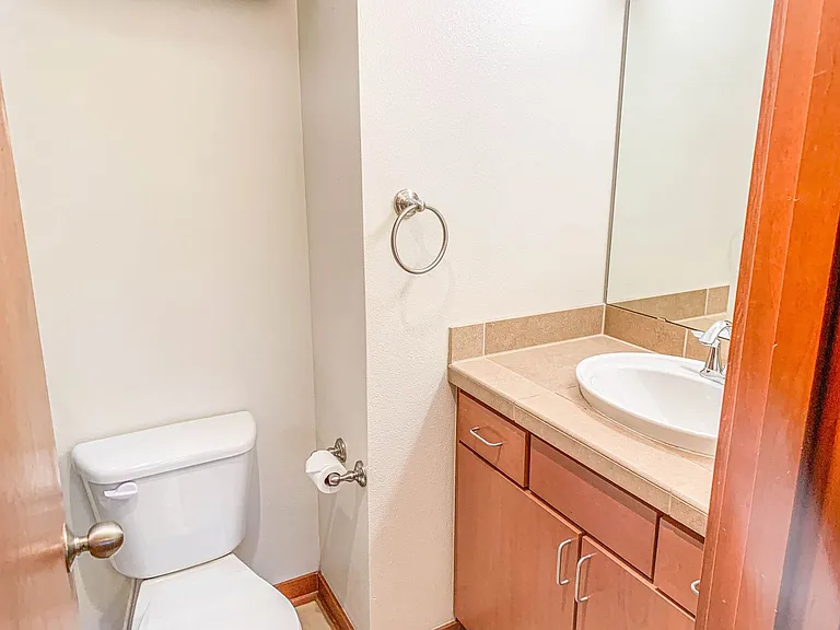 2633 NW 58th St #A — Photo 16