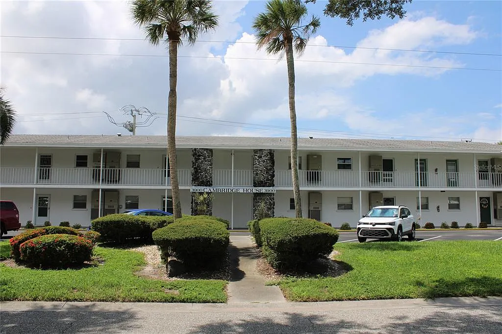 1 bed, 1.0 bath, 715 sqft, $1,195 — Photo 1