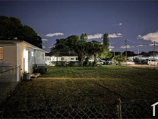 6621 NW 26th Ave — Photo 5