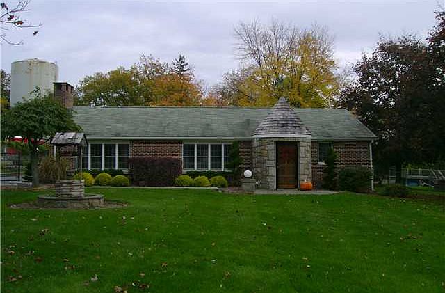 1st image of 198 Fletcher Dr N
