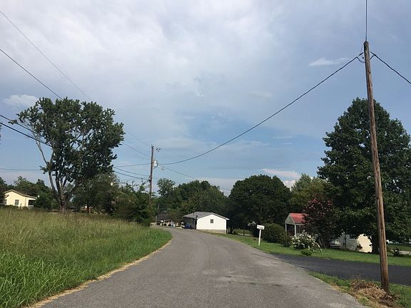 4th image of 300 Scenic Dr