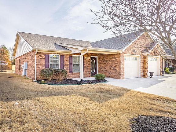 2404 Applebrook Drive-117