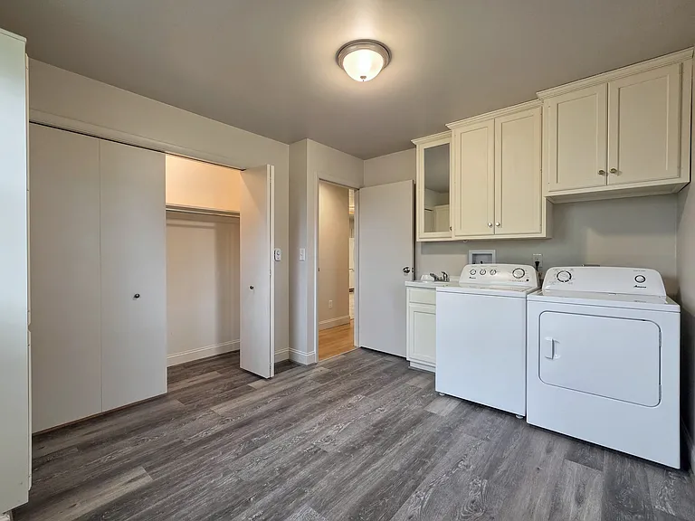 2 Colonial Ave — Photo 15