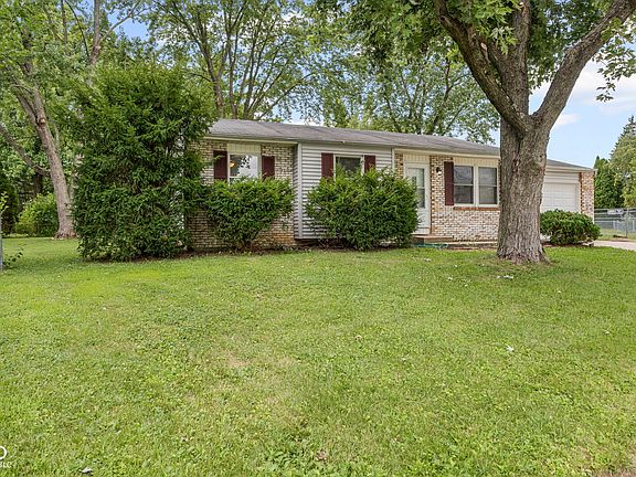 3rd image of 10201 Baribeau Ct
