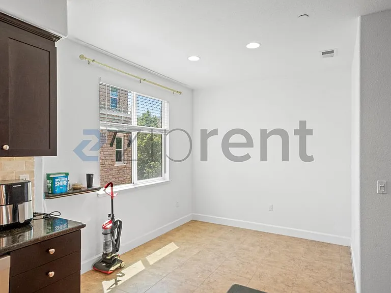 5279 Iron Horse Pkwy — Photo 13