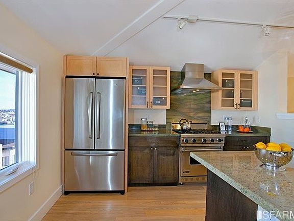 Chef kitchen with breakfast counter