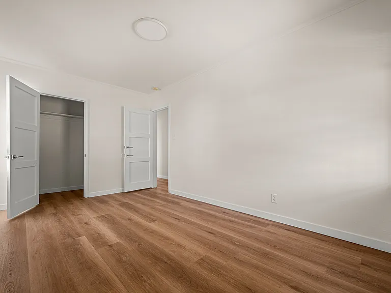 5055 Huntington Dr N #C — Photo 21