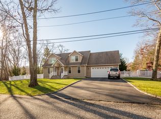 32 Washington Ave, East Hampton, NY 11937