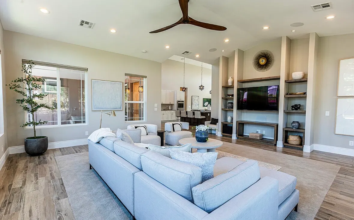 4 bed, 2877 sqft, $8,500 — Photo 4