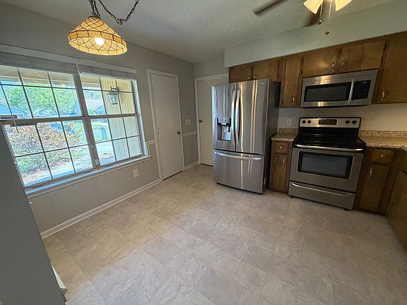 5th image of 812 Ridgewood Way