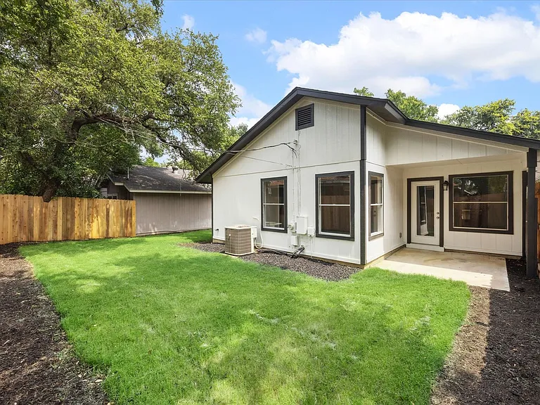 12804 Humphrey Dr — Photo 12