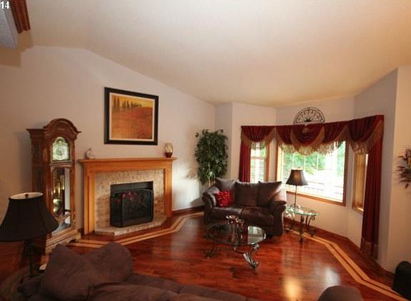 3rd image of 8907 NE 28th Pl