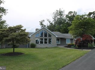 145 Oak Cir, Leesport, PA 19533