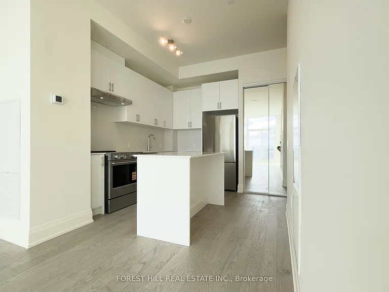 27 Korda Gate #Penthouse 108 — Photo 6