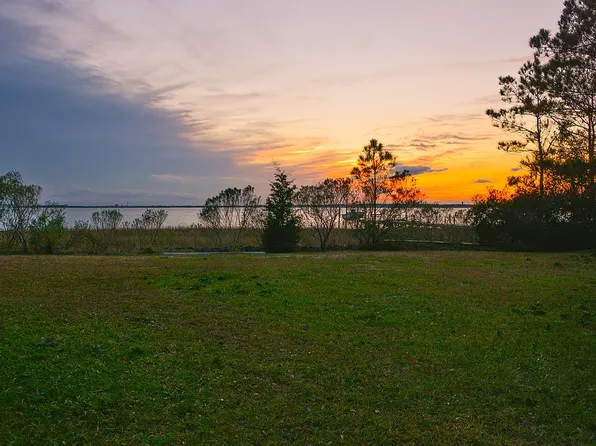 243 Rudolph Dr, Beaufort, NC 28516