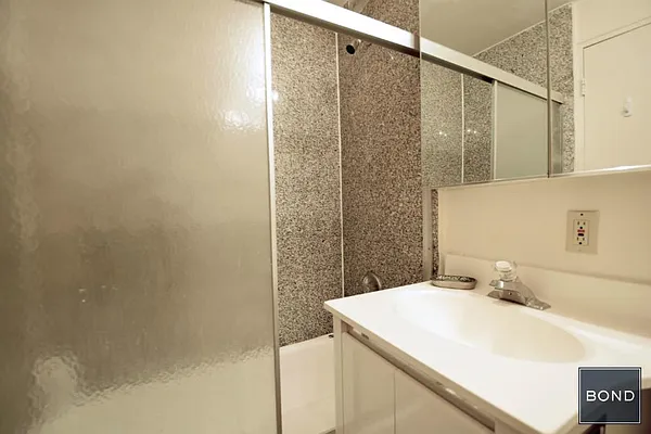 Rented by Bond New York | media 45