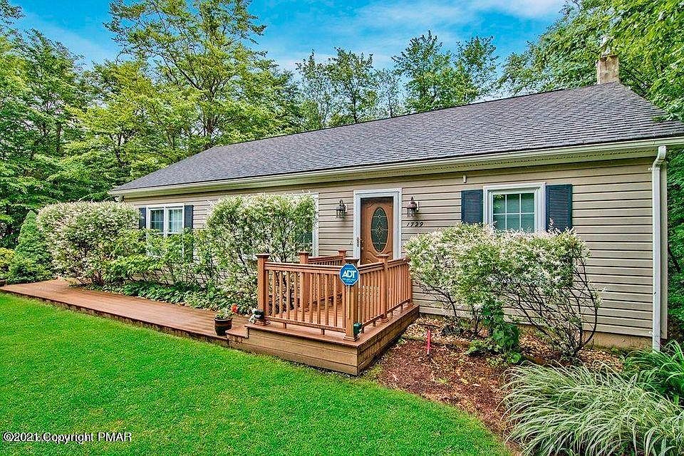 1st image of 165 Long Woods Rd