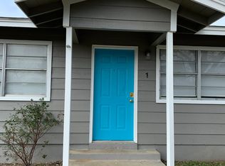 514 S Milam St APT 2, Seguin, TX 78155