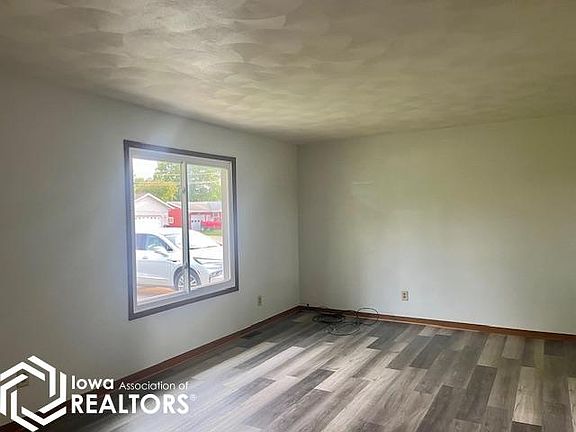 3rd image of 507 E Harlan St