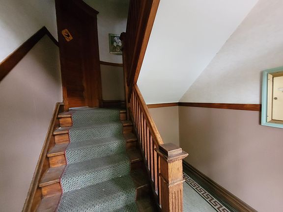 3rd image of 3714 N Wolcott Ave