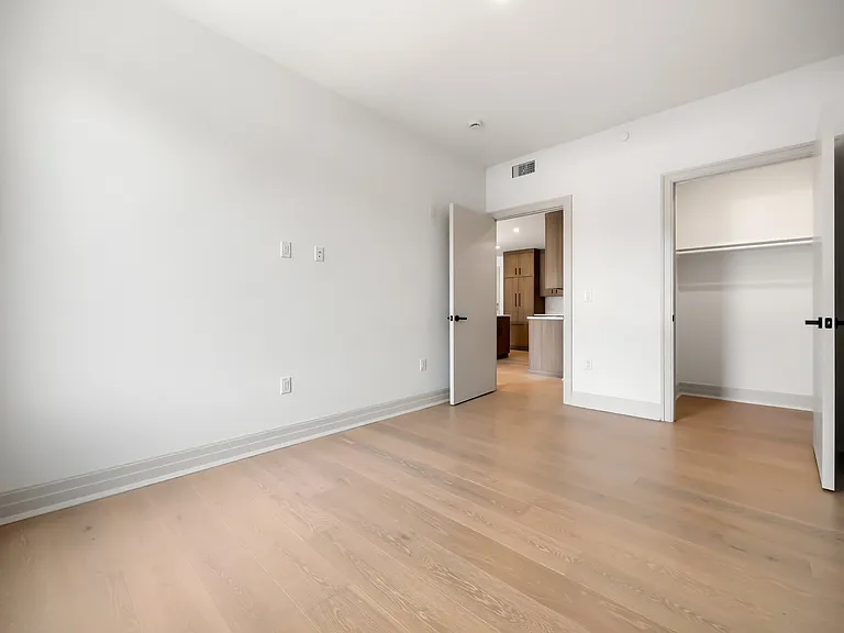 921 Madison St #508 — Photo 12