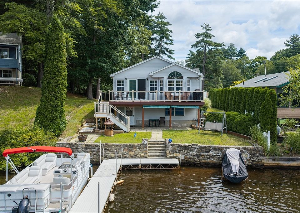1st image of 4 Shore Ln