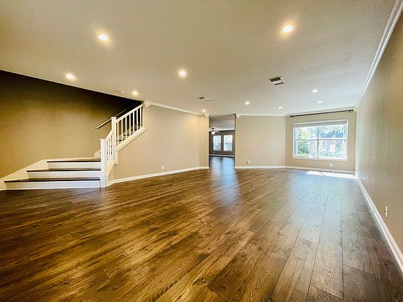 4th image of 6346 Regency Ln