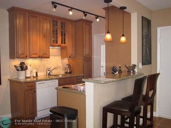 4th image of 1481 Ocean Blvd #239-D
